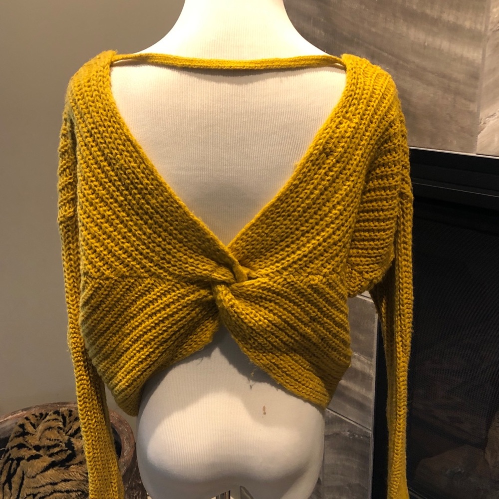 OPEN BACK SWEATER👑
